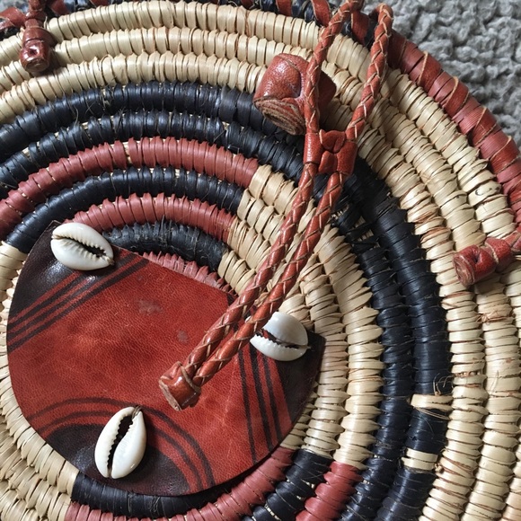 VINTAGE | Handmade Rattan Leather Circle Woven Bag - Picture 7 of 7